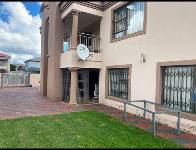 5 BEDROOM HOUSE FOR SALE IN AERORAND